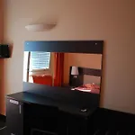 Palace 3*