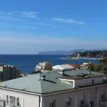 Palace 3*