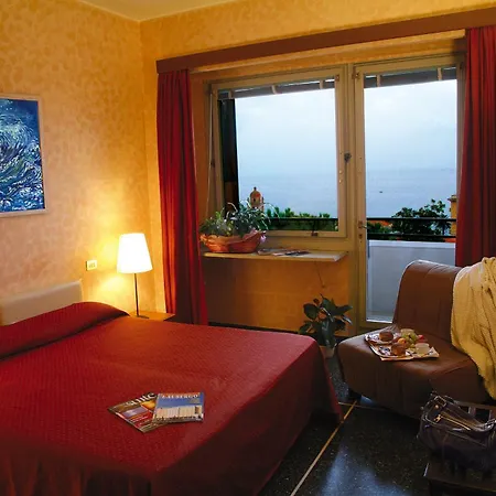 Hotel Palace Varraze