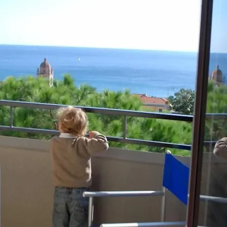 Palace Hotell 3*