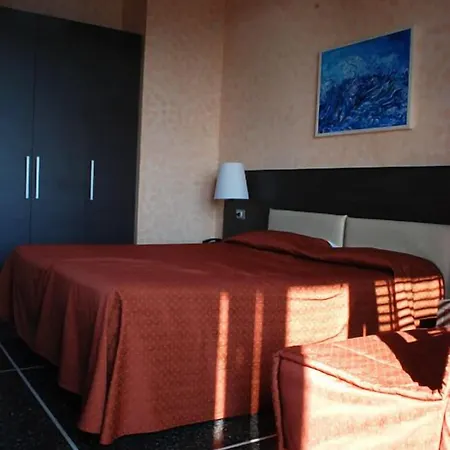 Palace 3*