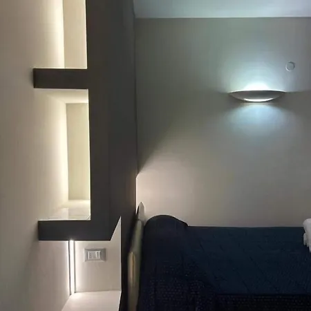 Palace 3*