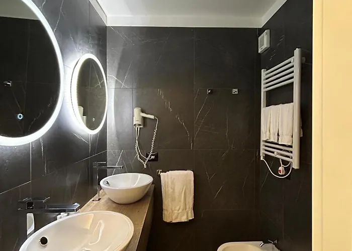 Palace فاراتسي