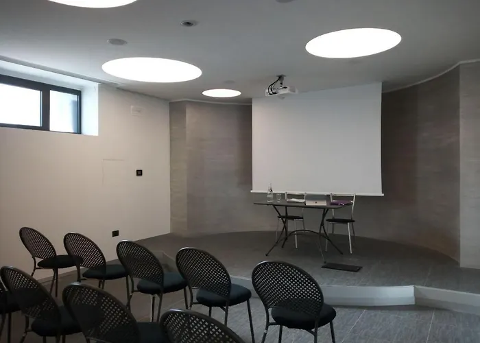 Palace فاراتسي