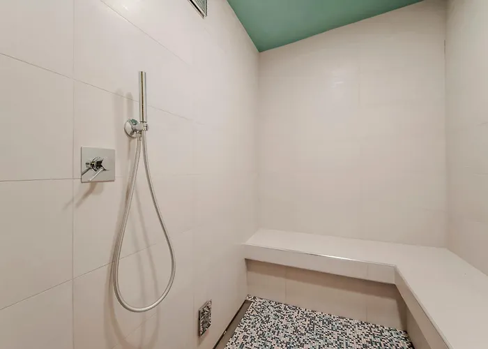 فندق Palace فاراتسي