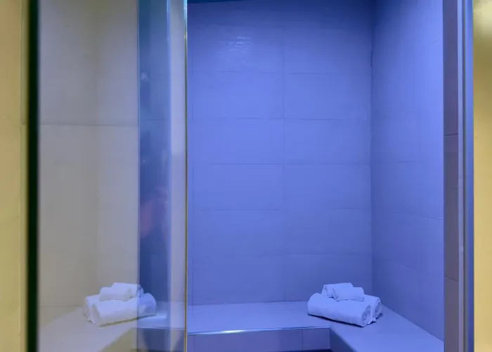 Palace فندق فاراتسي